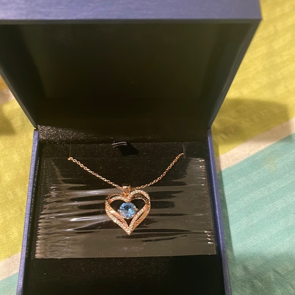 Very elegant and beautiful necklace - Picture 1 of 5